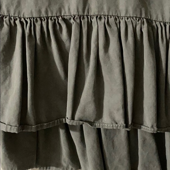 Cute olive green peplum top - Picture 2 of 3